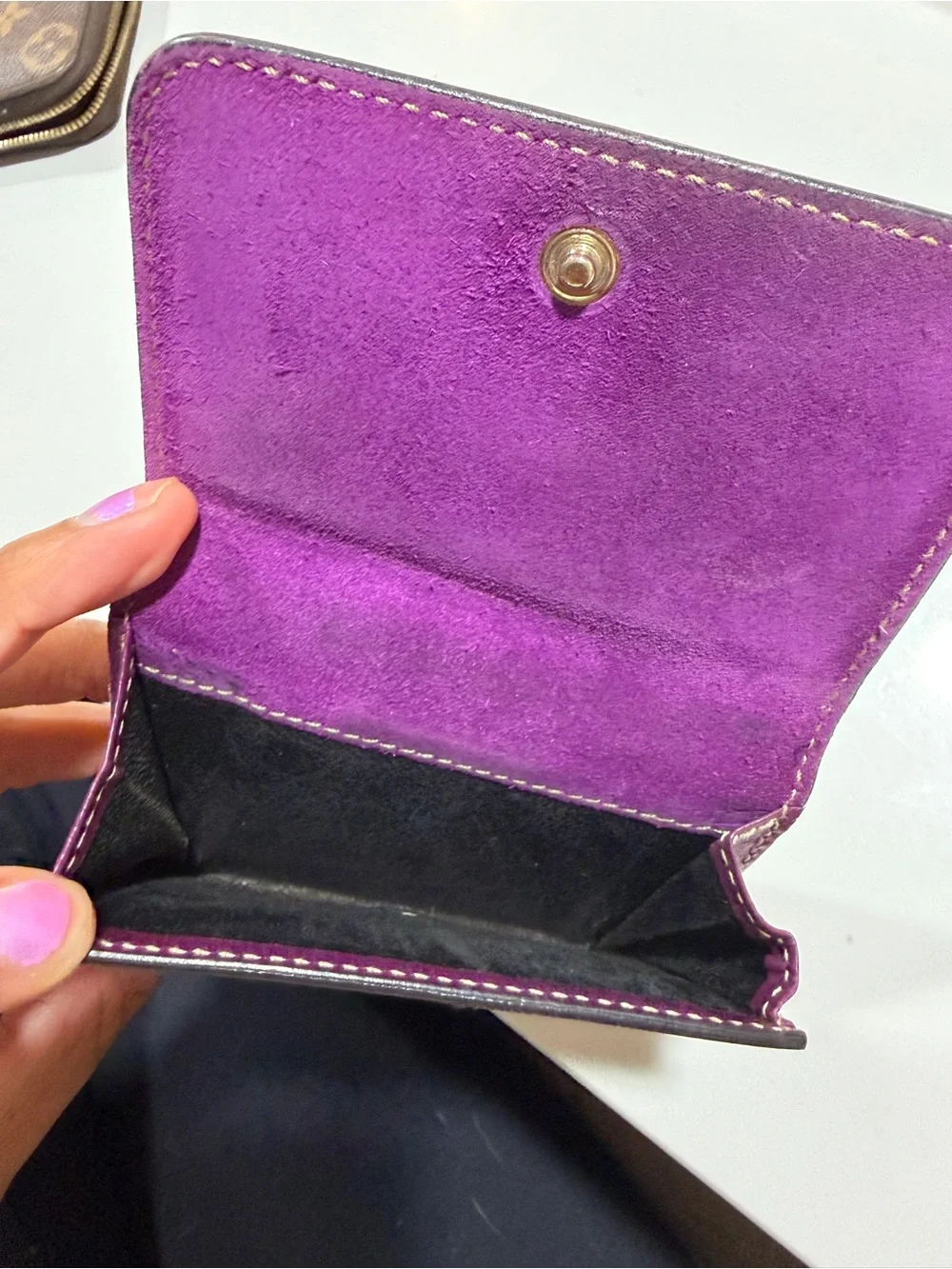 GUCCI Patent Leather Bow Accent Compact Wallet - Burgundy - Picture 8 of 8